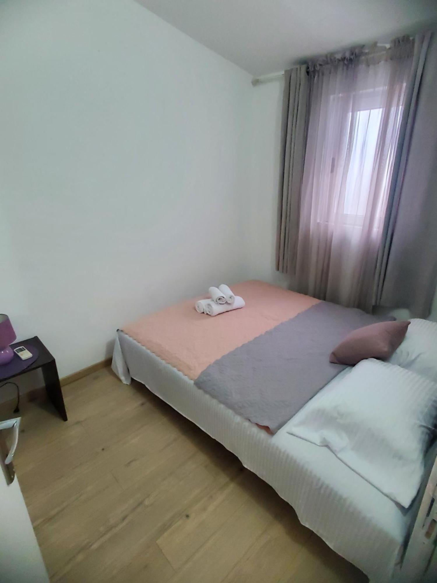Apartmani Liki Ulcinj Bilik gambar
